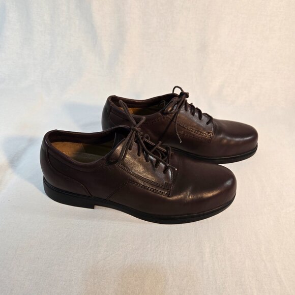 Red Wing Shoes | Shoes | Vintage Red Wing Brown Leather  display picture 1